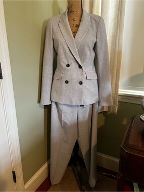 Ever New Light Gray Women's Blazer and Trousers Set - Size US 6&8, EUC